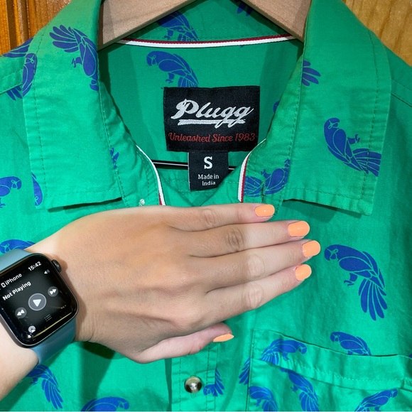 Plugg Green and Blue Parrot Short Sleeve Button Up - size S - Picture 3 of 5
